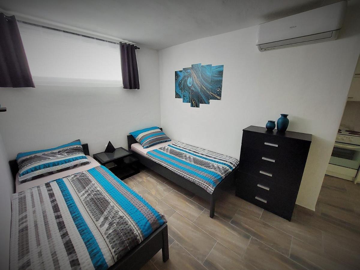 Apartments Maltasic Vir Exterior photo